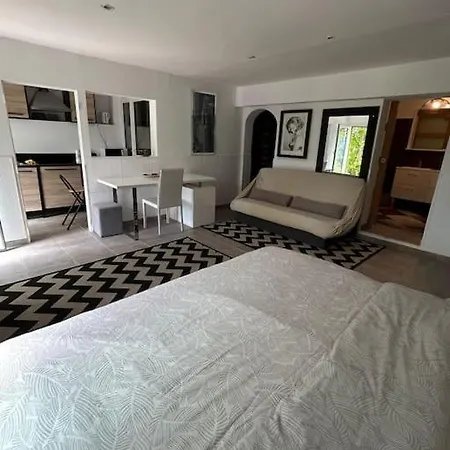 Village Grand Studio, Avec Piscine Vue Partagee Apartment Mougins